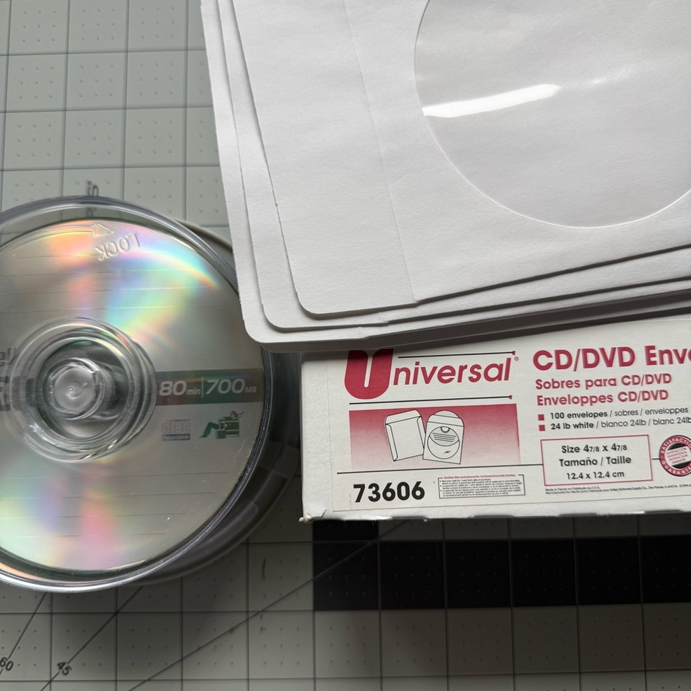 Maxwell CD-R 700MB 25 pack Blank Disks with White Envelopes